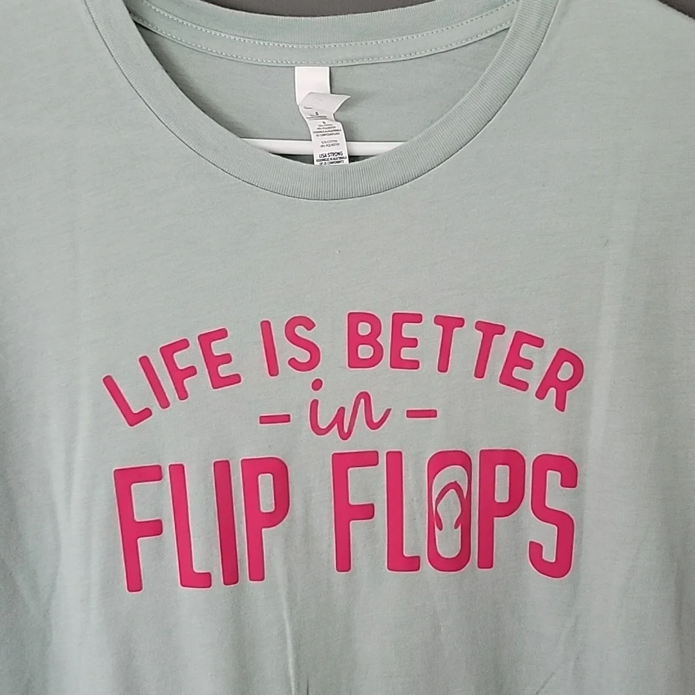 Green life is better in flip flops Large tee - Picture 2 of 3